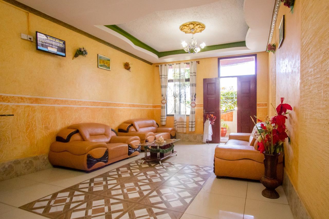 Grande Hotel Isiolo Exteriör bild
