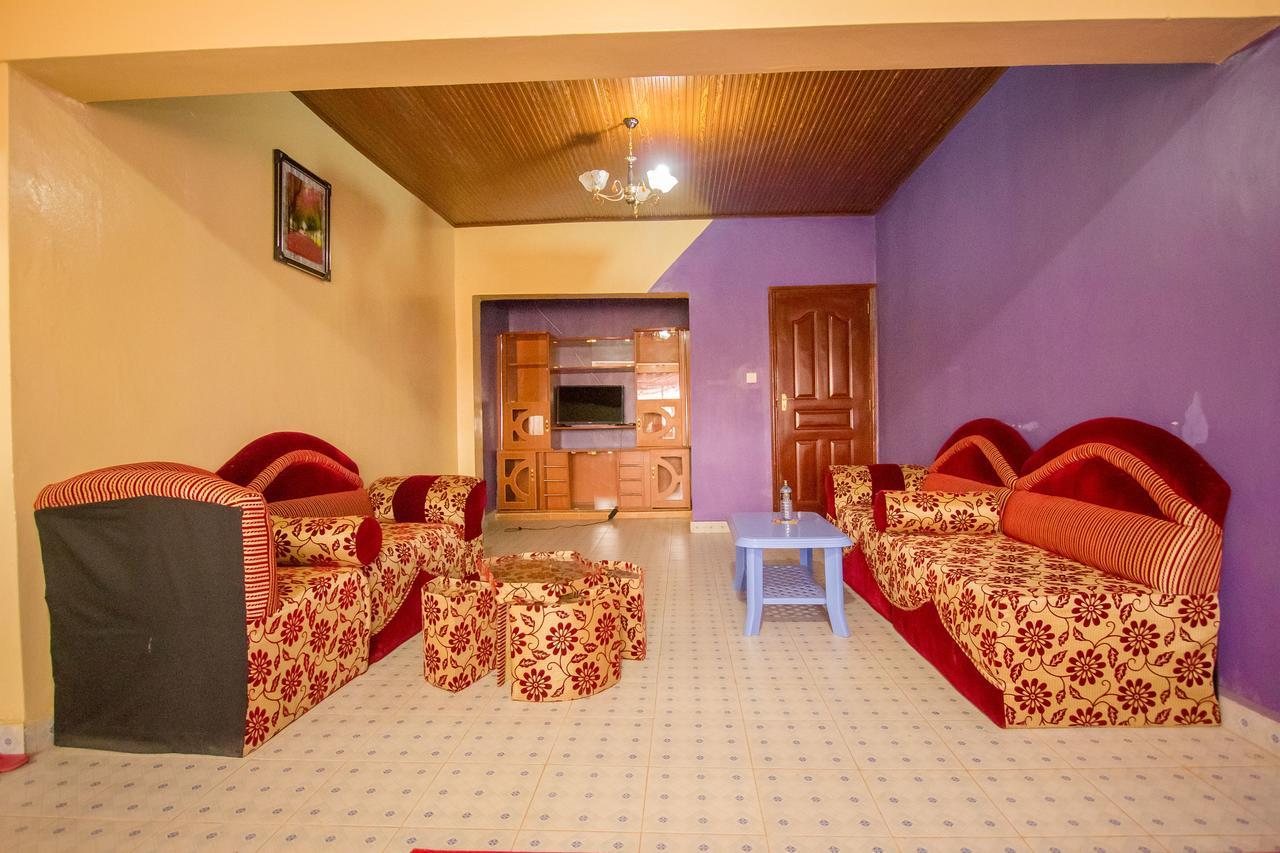 Grande Hotel Isiolo Exteriör bild