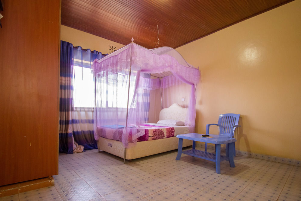 Grande Hotel Isiolo Exteriör bild